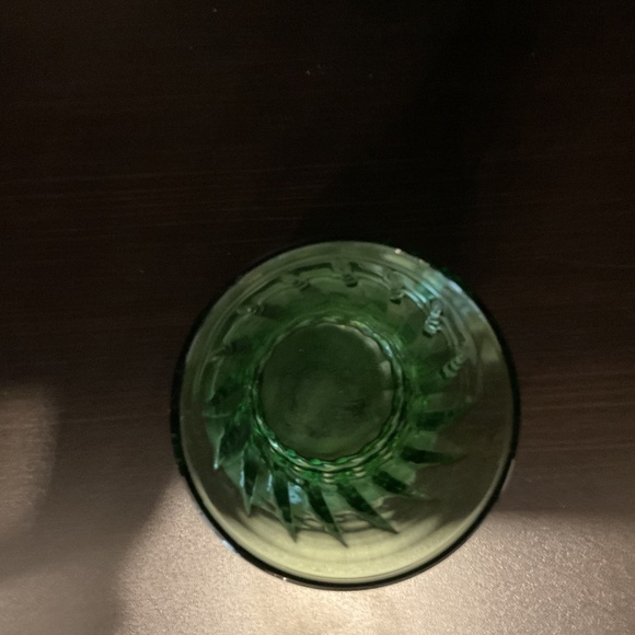 Green glass vase - Picture 2 of 3